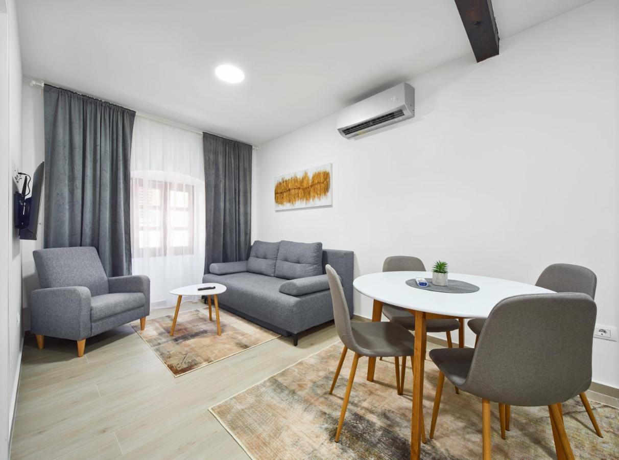Cardo Apartments Пореч Экстерьер фото